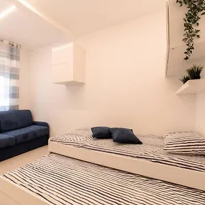 Appartamento Nuovo Loft Al Mare Con Parcheggio Gratuito